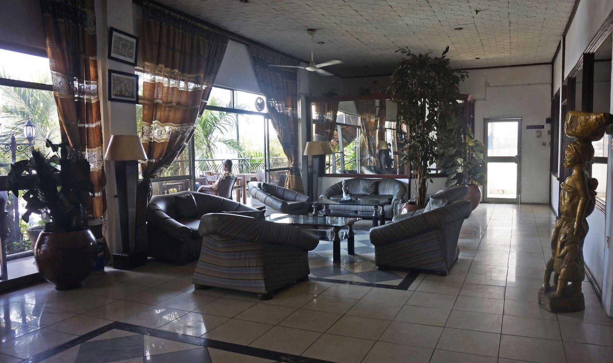 Niagara Hotel Акра Екстериор снимка