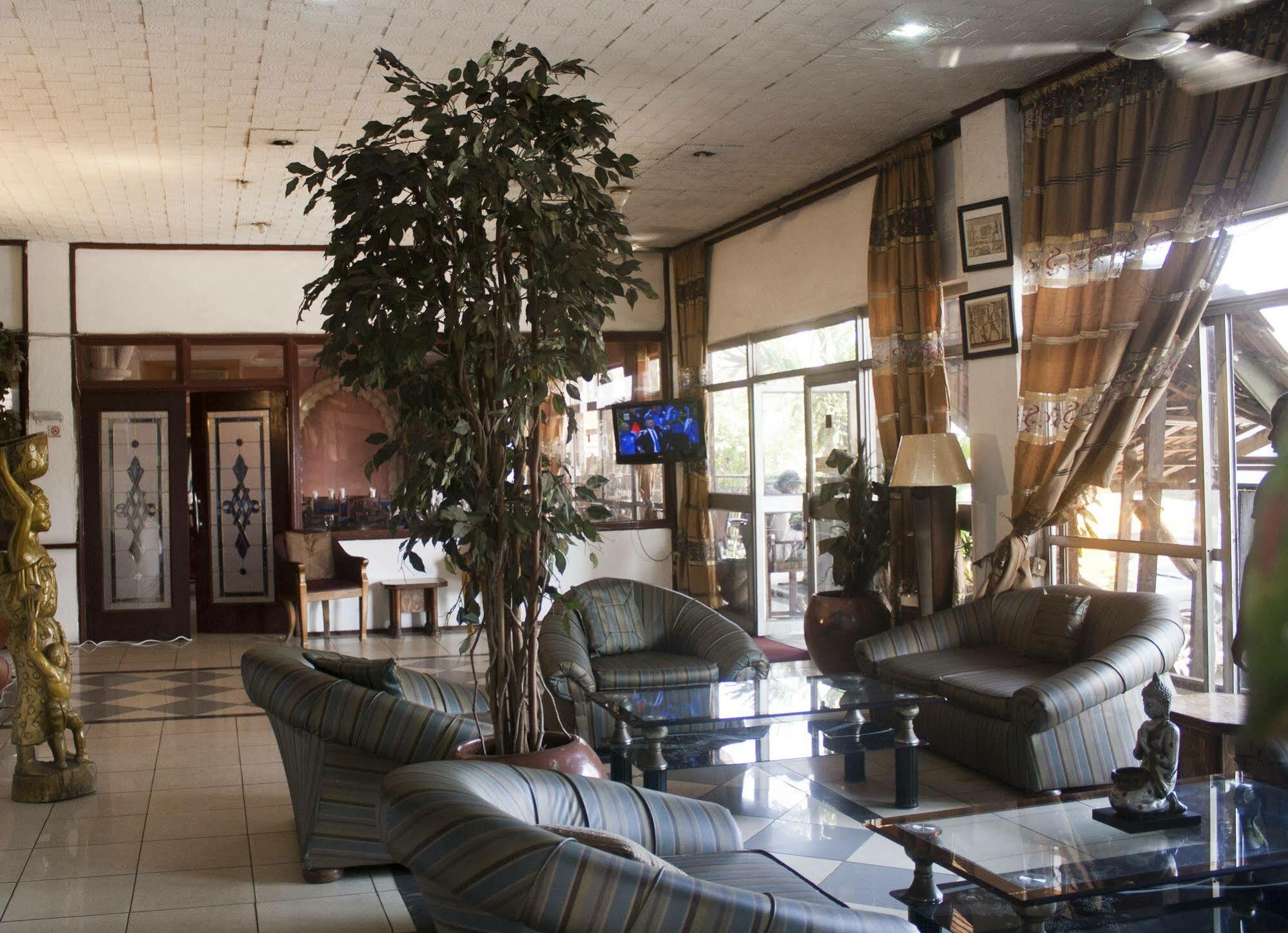 Niagara Hotel Акра Екстериор снимка